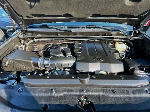 Used 2018 Toyota 4Runner SR5 Premium image 31