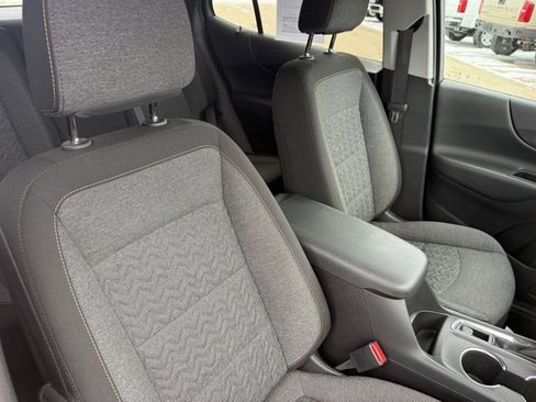 Used 2022 Chevrolet Equinox LT image 29