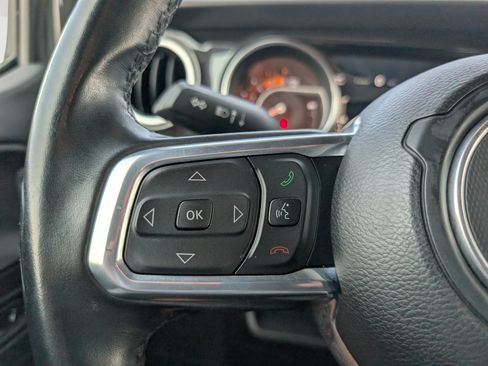 Used 2020 Jeep Wrangler Unlimited Sahara AWD/4WD image 22