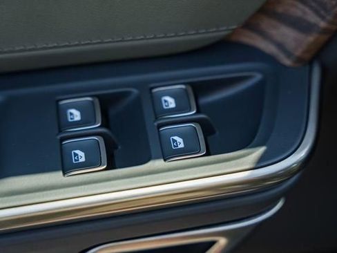 Used 2023 Rivian R1S Launch Edition image 26