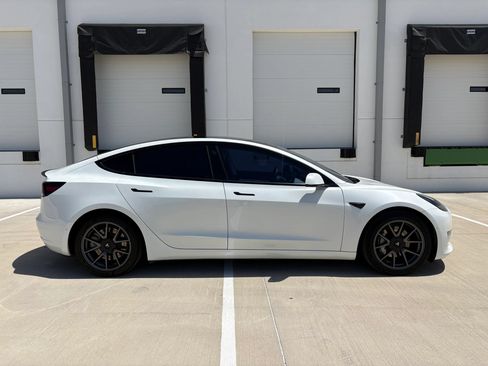 Used 2021 Tesla Model 3 Standard Range Plus RWD image 3
