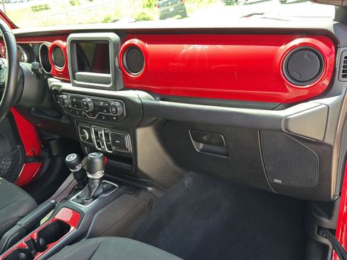 Used 2018 Jeep Wrangler Unlimited Sport S AWD/4WD image 30