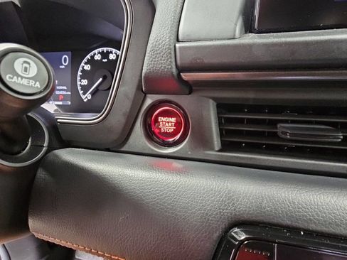 Used 2025 Honda Pilot TrailSport image 23