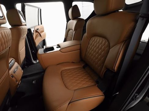 Used 2024 INFINITI QX80 Sensory AWD/4WD image 19