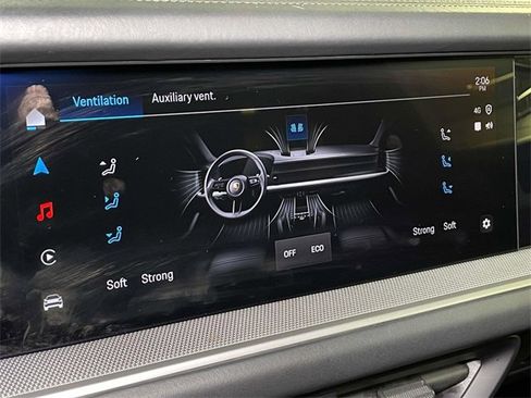 Used 2024 Porsche Cayenne image 30