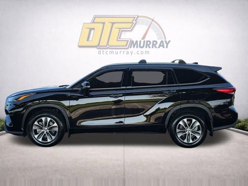 Used 2022 Toyota Highlander XLE AWD/4WD image 8