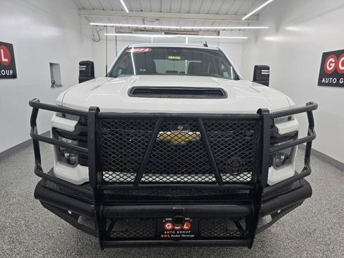 Used 2024 Chevrolet Silverado 2500 W/T w/ WT Convenience Package AWD/4WD image 2