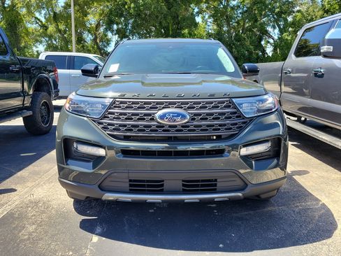 Used 2023 Ford Explorer XLT w/ Equipment Group 202A RWD image 2