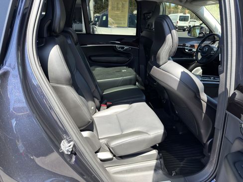 Used 2019 Volvo XC90 T5 Momentum w/ Advanced Package image 12