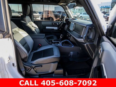 Used 2024 Ford Bronco Black Diamond AWD/4WD image 19