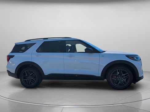 New 2026 Ford Explorer ST-Line w/ ST-Line Street Pack image 34