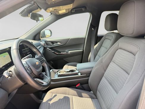 Used 2025 Chevrolet Equinox LT FWD image 21