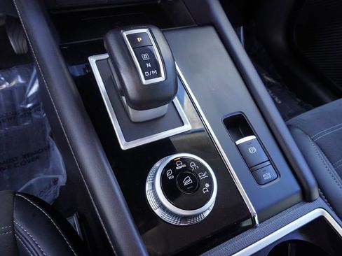 Used 2024 Mitsubishi Outlander SE image 19