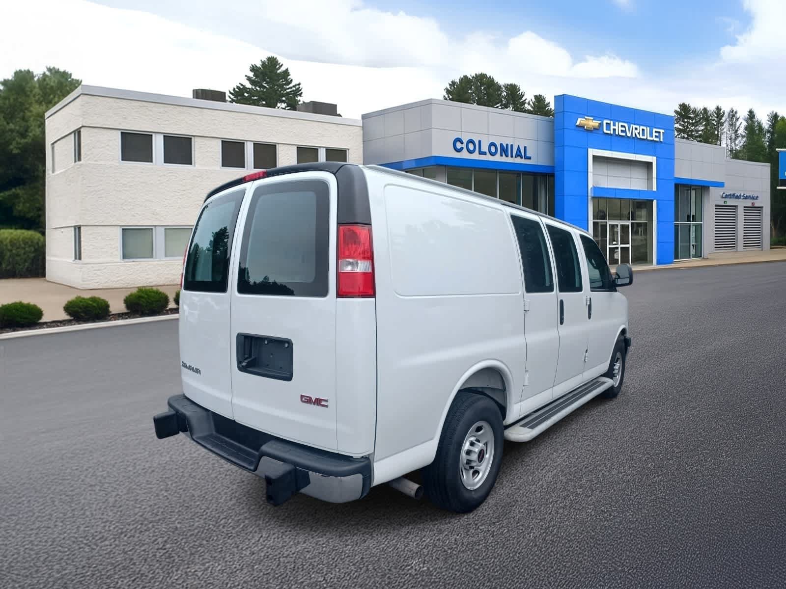 Used 2025 GMC Savana 2500 w/ Driver Convenience Package RWD image 4
