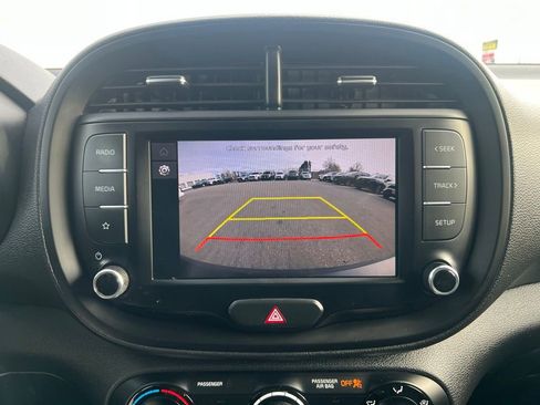 Used 2023 Kia Soul LX image 20