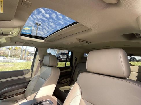 Used 2019 Chevrolet Tahoe LT w/ LT Signature Package image 18