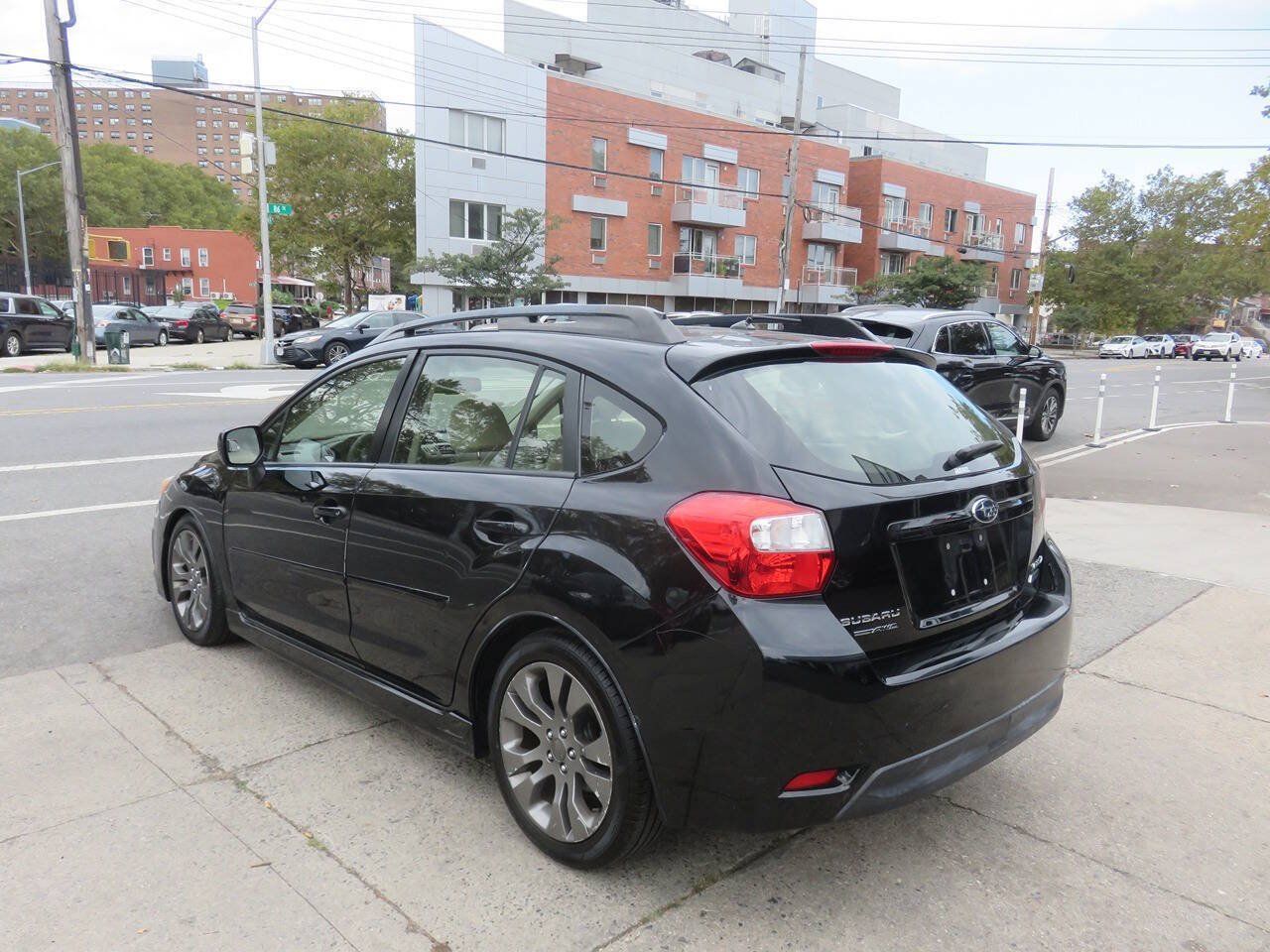 Used 2014 Subaru Impreza 2.0i Sport Premium AWD/4WD image 5
