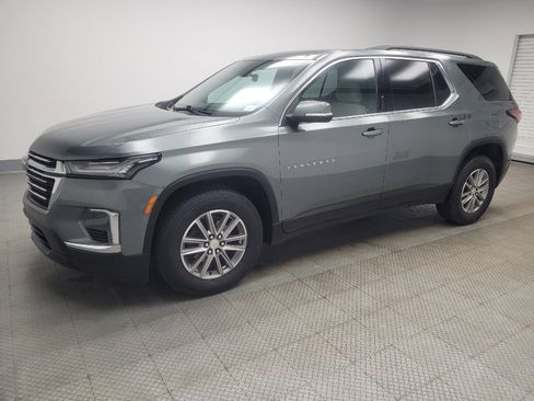 Used 2023 Chevrolet Traverse LT image 2