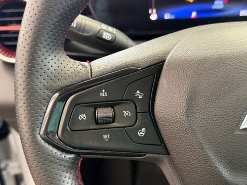 Certified 2025 Chevrolet Trax RS w/ Driver Confidence Package FWD image 21