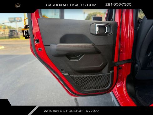 Used 2025 Jeep Wrangler Unlimited Rubicon AWD/4WD image 25