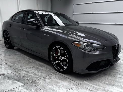 Used 2023 Alfa Romeo Giulia Veloce image 2