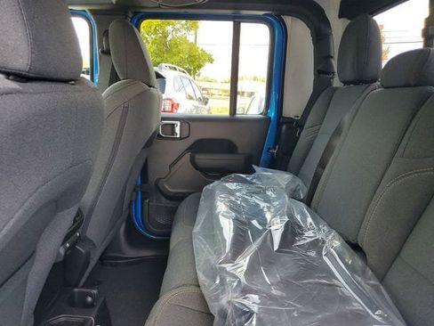 New 2025 Jeep Gladiator Sport image 13