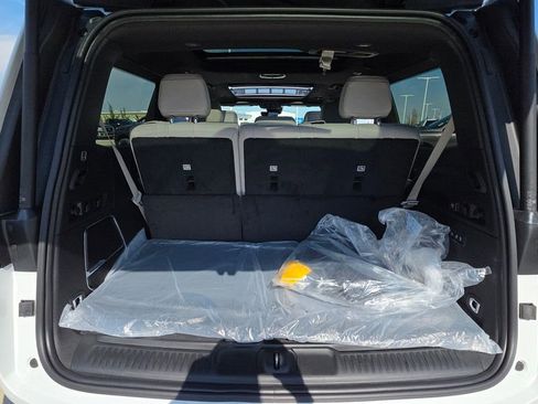 New 2026 Jeep Grand Wagoneer 4WD image 17