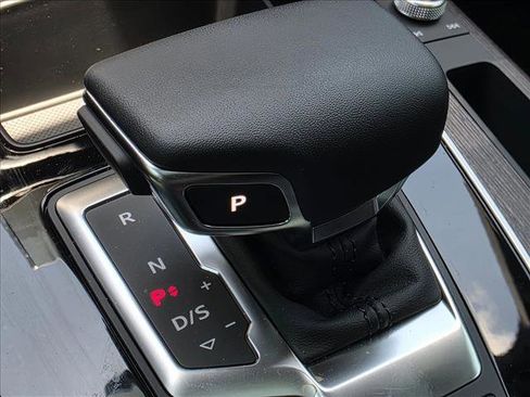 Used 2025 Audi Q5 2.0T Premium image 23