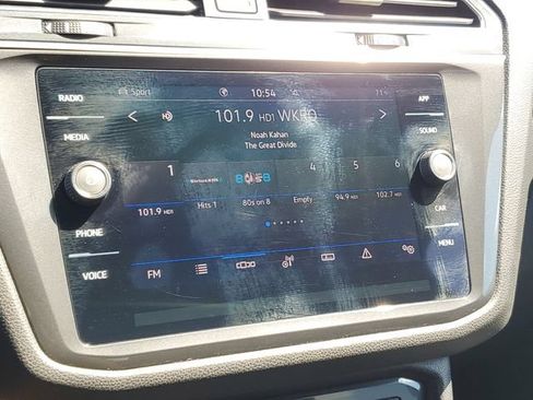 Used 2023 Volkswagen Tiguan SE w/ Panoramic Sunroof Package AWD/4WD image 28