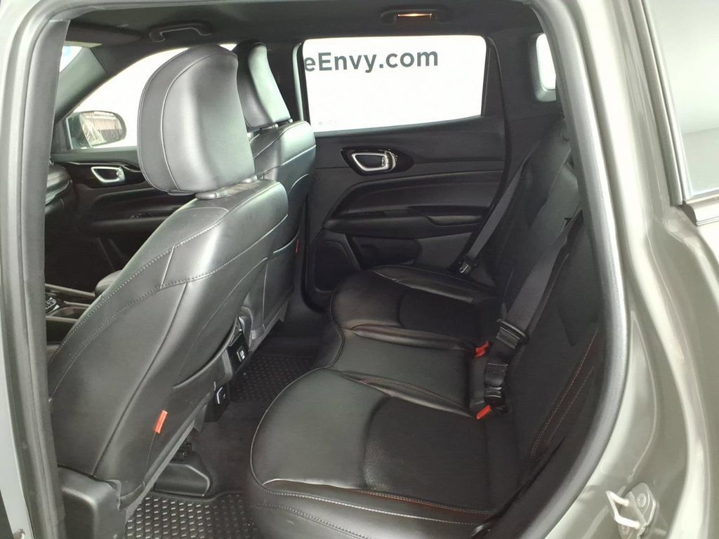 Used 2023 Jeep Compass Trailhawk AWD/4WD image 9