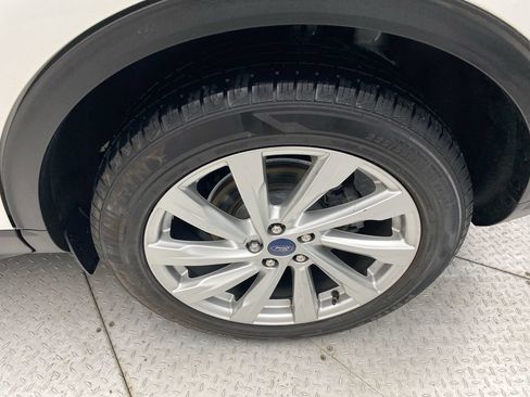 Used 2021 Ford Escape Titanium w/ Titanium Elite Package AWD/4WD image 10