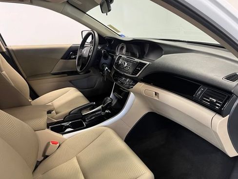 Used 2016 Honda Accord LX image 10