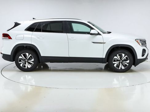 New 2026 Volkswagen Atlas Cross Sport SE image 10