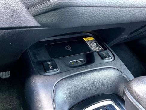 Used 2022 Toyota Corolla XSE FWD image 15