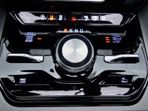 New 2026 Jeep Grand Wagoneer L Limited image 24