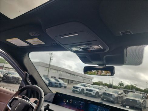 New 2026 Lincoln Navigator Black Label AWD/4WD image 30