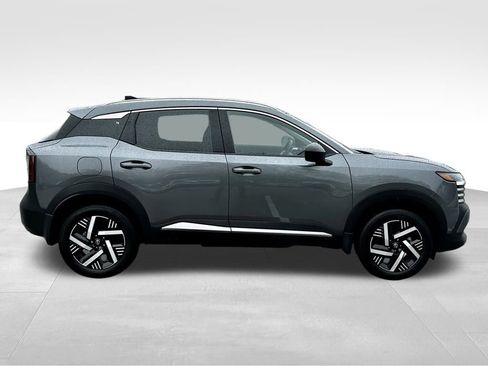 New 2026 Nissan Kicks SV w/ SV Premium Package FWD image 4