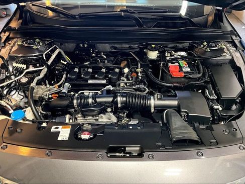 Used 2018 Honda Accord LX image 10