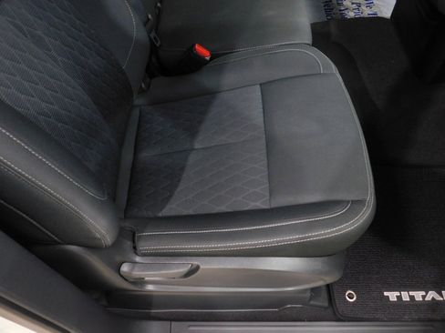 Used 2017 Nissan Titan SV image 95