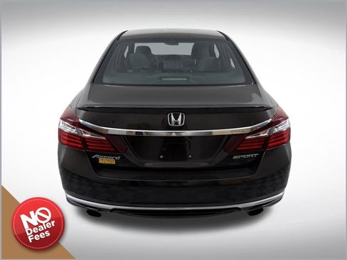 Used 2016 Honda Accord Sport image 4