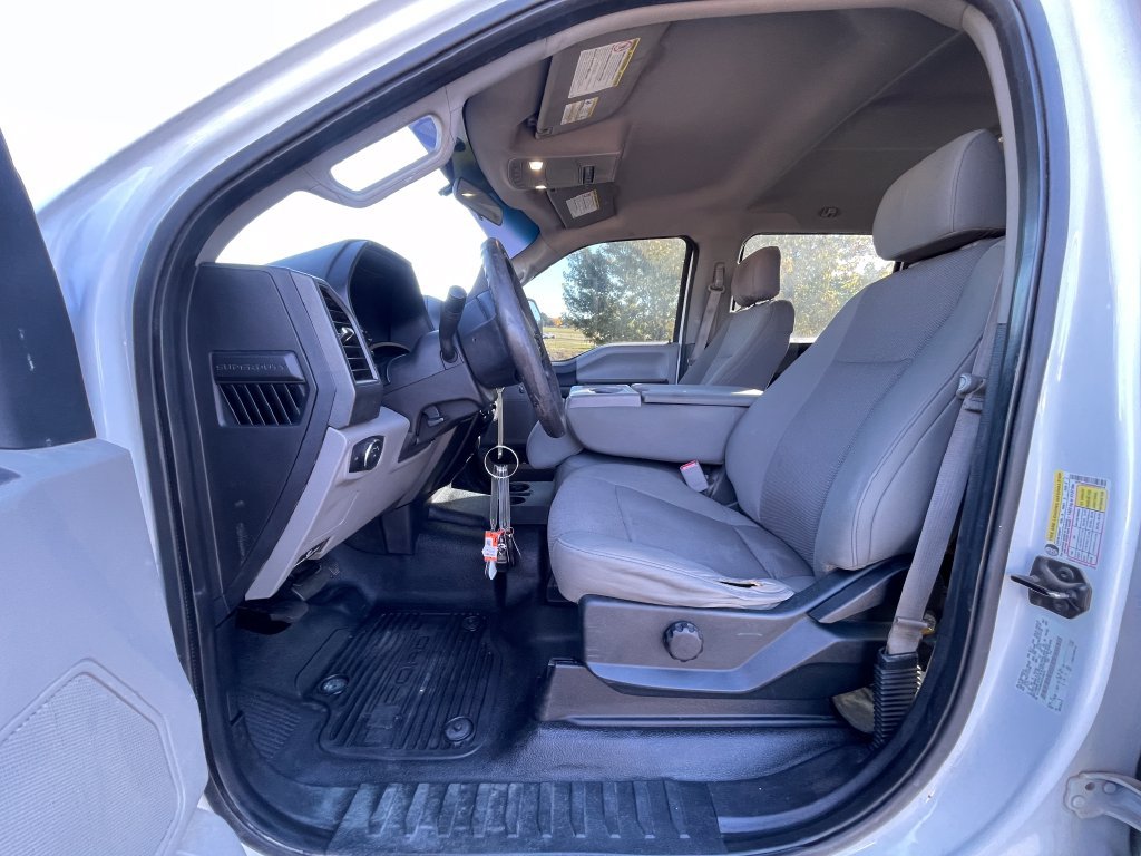 Used 2017 Ford F250 XL w/ Power Equipment Group AWD/4WD image 3