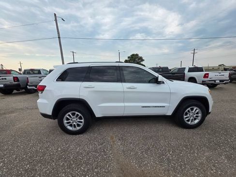 Used 2020 Jeep Grand Cherokee Laredo w/ Security & Convenience Group AWD/4WD image 8