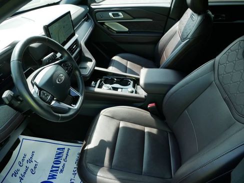 Certified 2025 Ford Explorer Platinum w/ LUX Leather Package AWD/4WD image 7