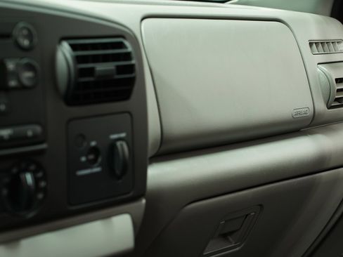 Used 2006 Ford F250 Super Duty Powerstroke 6.0L 4x image 35