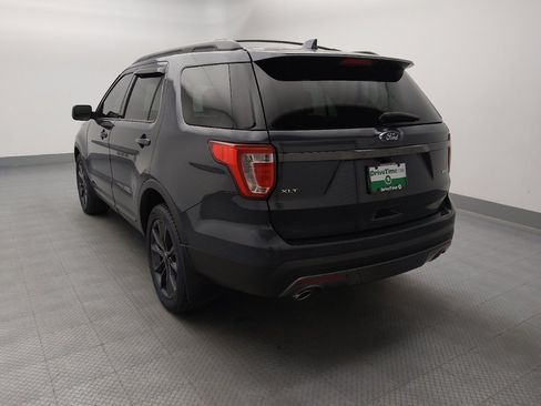 Used 2017 Ford Explorer XLT w/ Equipment Group 202A AWD/4WD image 6