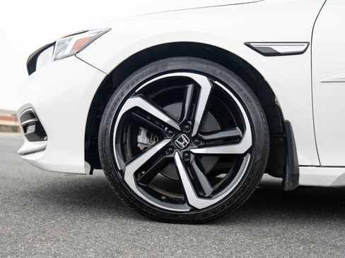 Used 2019 Honda Accord Sport image 14