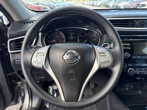 Used 2016 Nissan Rogue SV image 30