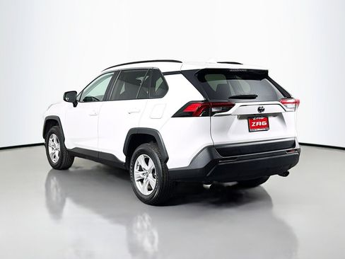 Used 2021 Toyota RAV4 LE image 3