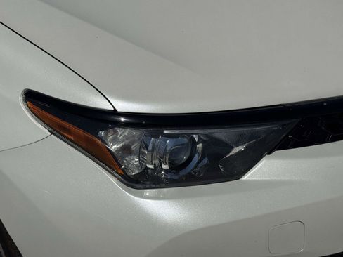 Used 2017 Toyota Corolla iM w/ All-Weather Mat Package FWD image 7