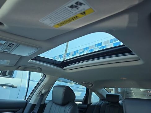 Used 2022 Honda Accord Touring image 27